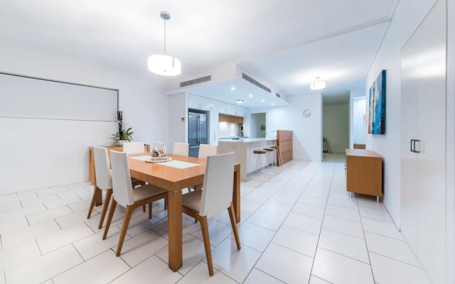 Peninsula 3 Bedroom Apartment