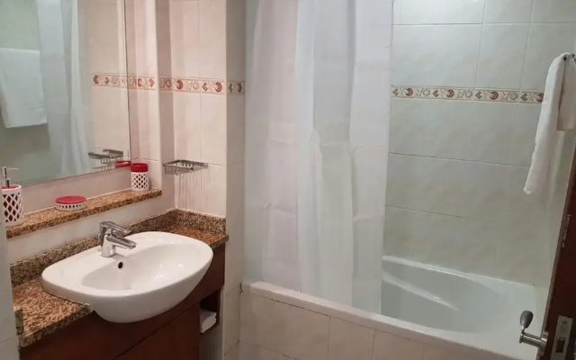 Beautiful 1Bedroom apartment Near Metro