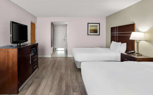 Best Western Luxbury Inn Fort Wayne