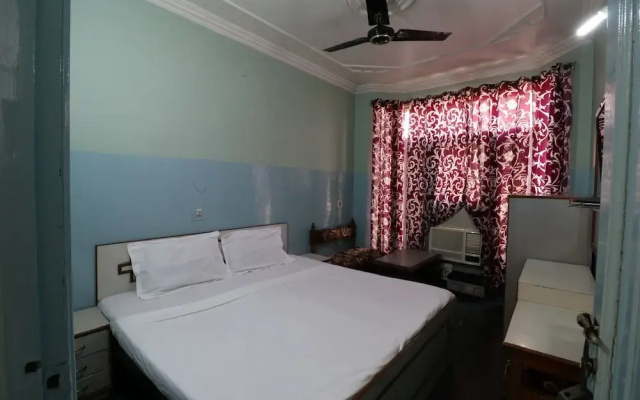 SPOT ON 37960 Hotel Krishna Plaza