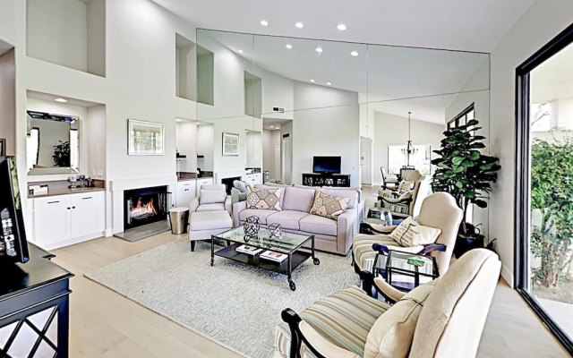 Inverness - 3 Br Condo