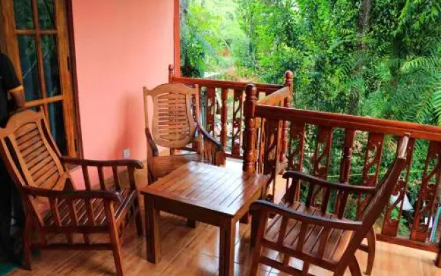 Yoho Tea Forest Lodge