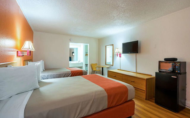 Motel 6 Perry 4860