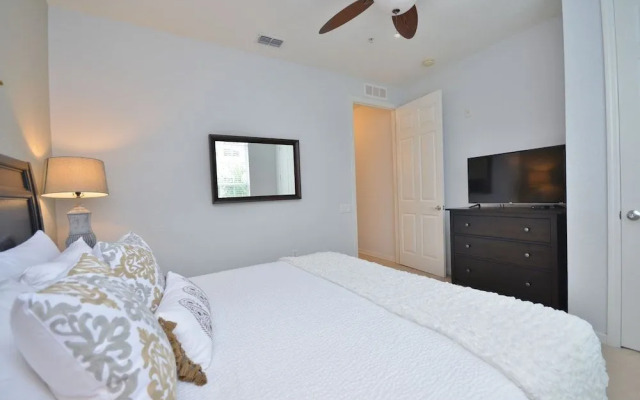Palmavera Deluxe 3 Bedroom Condo by Redawning
