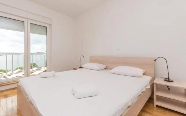Nice Apartment in Maslenica With 2 Bedrooms and Wifi
