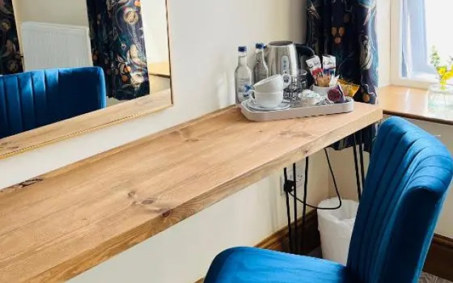 Hare & Hounds Inn