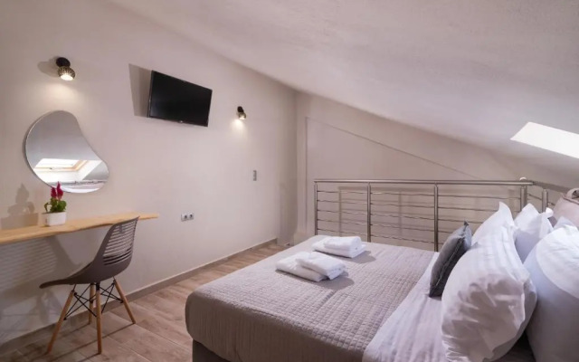 Xenia Suites