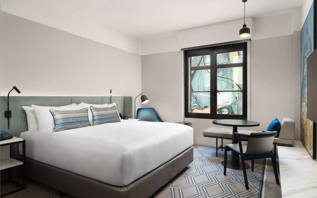 Hilton Melbourne Little Queen Street