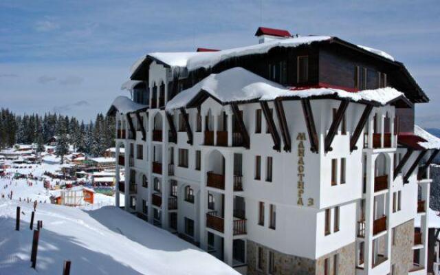 Отель Monastery 3 Apartnents вид на фасад
