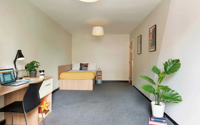 Student Only Transom House