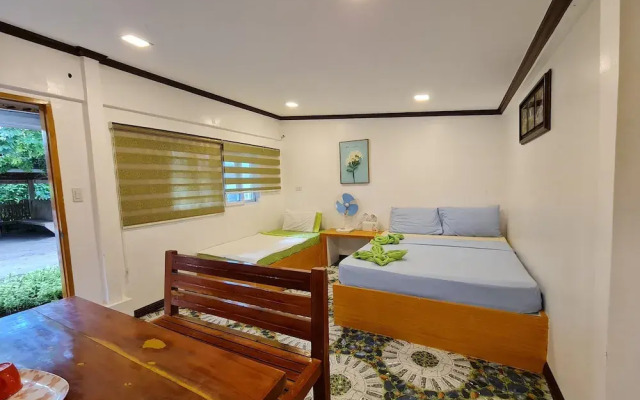 Tambayan Rooms & Cottages by SMS Hospitality