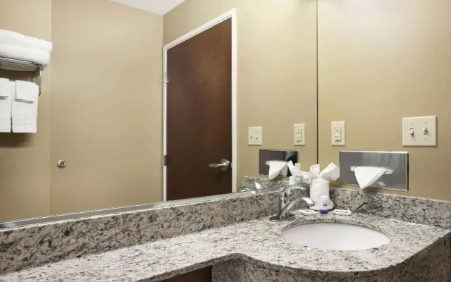 Microtel Inn & Suites By Wyndham Cambridge