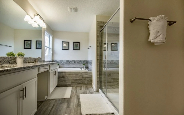 Amazing House! - Solterra - 5476SC