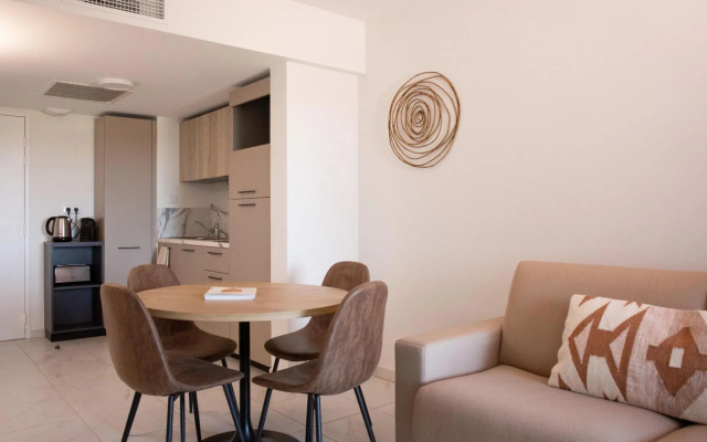Apartment overlooking golf course, Horizon Golf Residence, St Cyprien