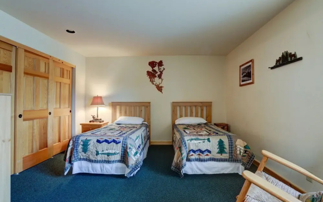 Forest Ridge 2 Bedroom Home by RedAwning