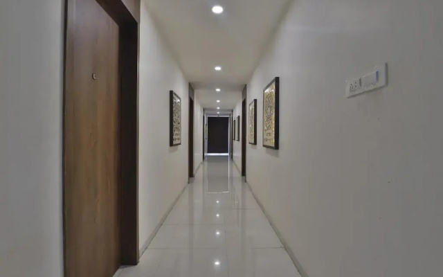 Hotel Morryz by OYO Rooms
