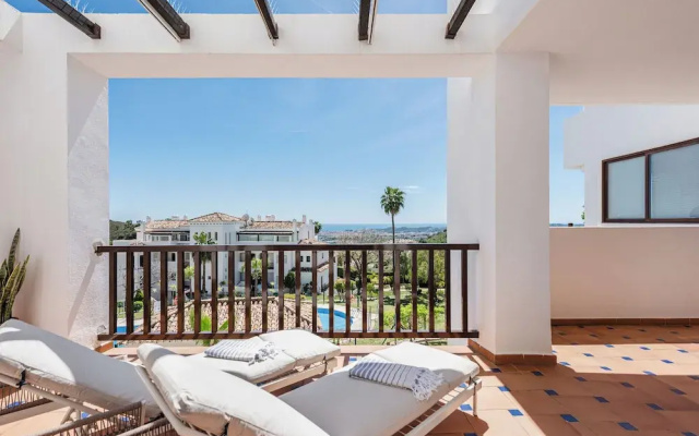 Incredible Apartment With sea Views and Balcony