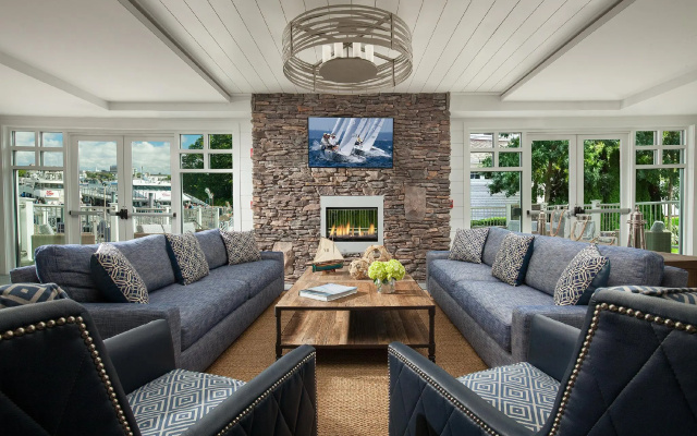 Hyannis Harbor Hotel