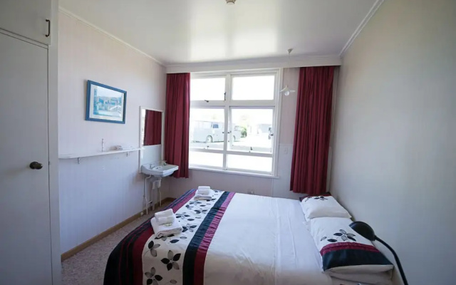 Koru Flat