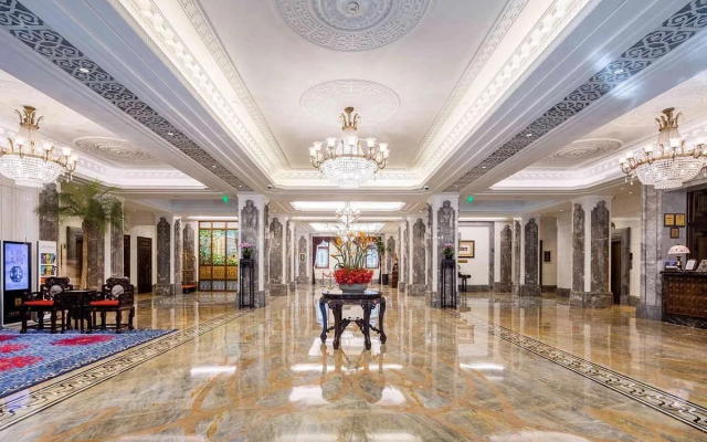 Donghu Hotel