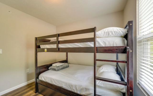 Branson Condo w/ Balcony: Near Silver Dollar City