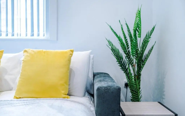 Studio Two, Clarendon Apartments