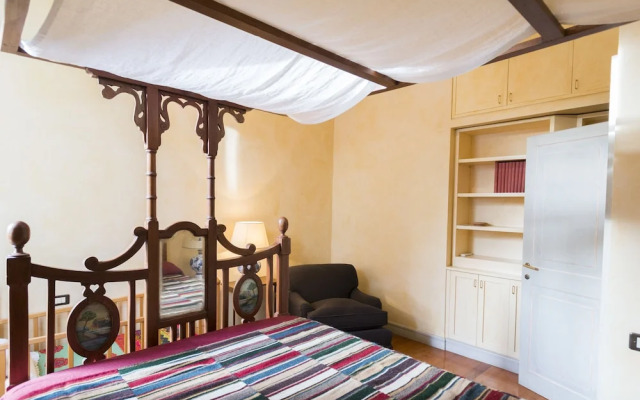 lolART  luxury at Spanish Steps
