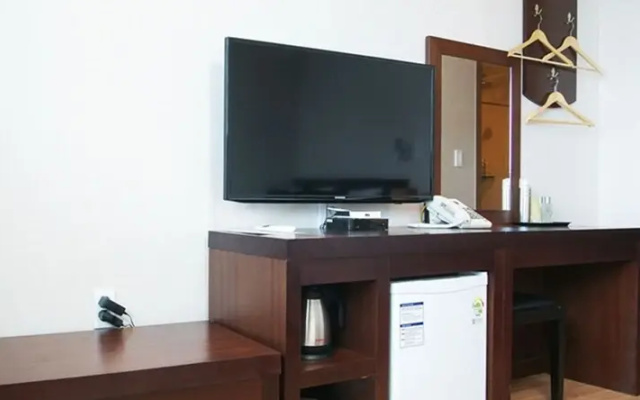 Iris Hotel