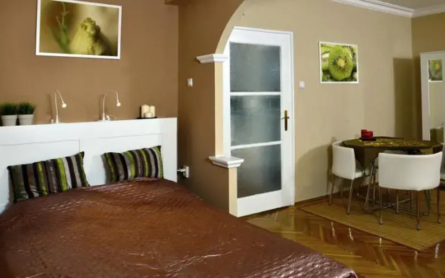 Academy Central Pro Apartman