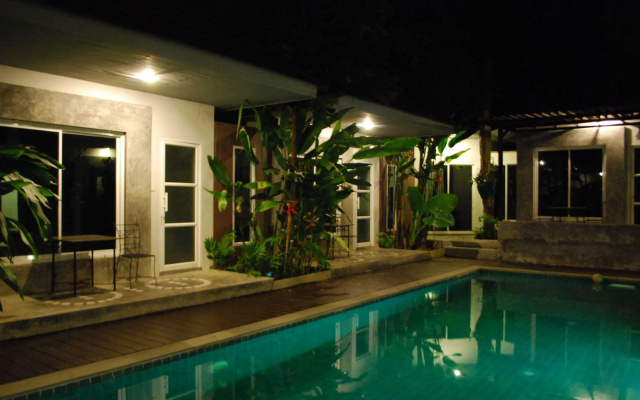 Laila Pool Village