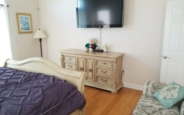Sweet Dreams Beach 6 Br Home by RedAwning