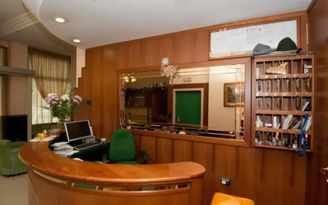 Lini Hotel