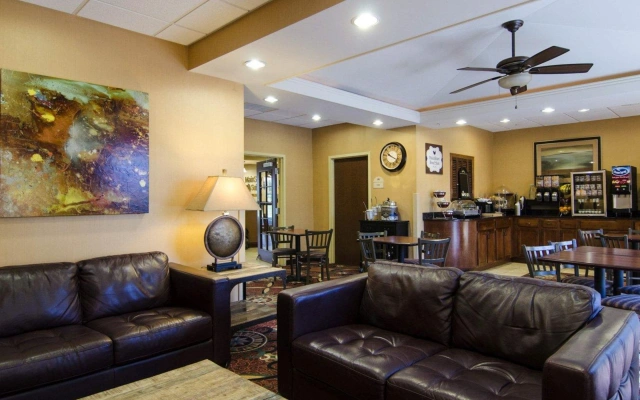 Comfort Suites Batesville