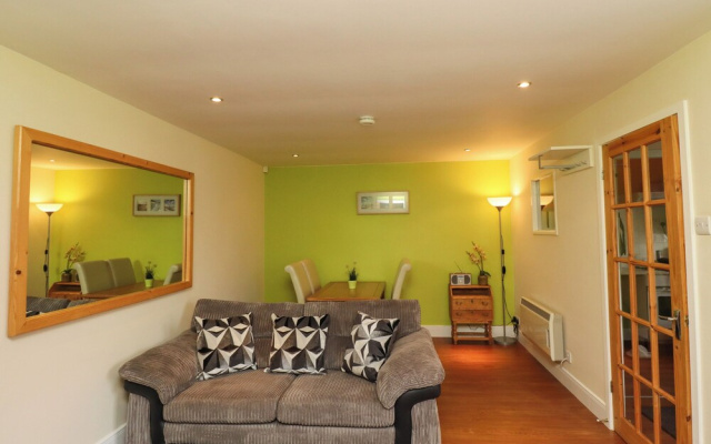 Flora Cottage