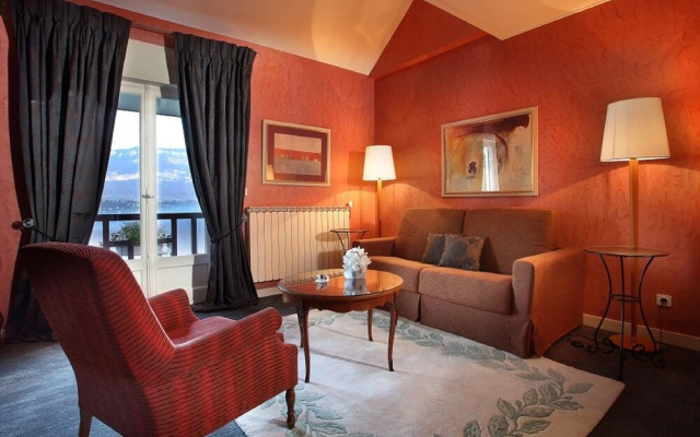Hotel Ombremont-restaurant Le Bateau Ivre