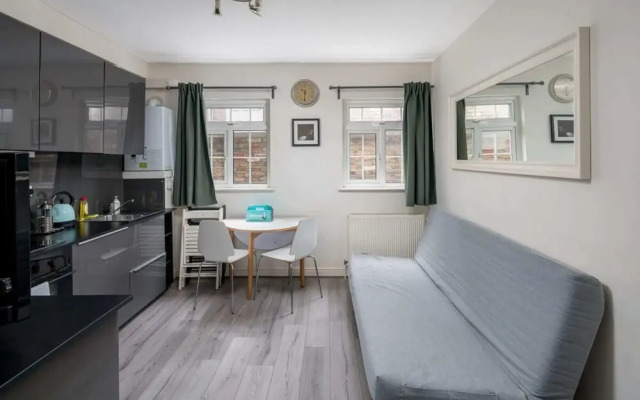 Contemporary 2 Bedroom Apartment in Angel