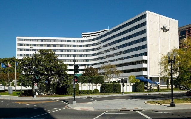 Washington Plaza Hotel вид на фасад