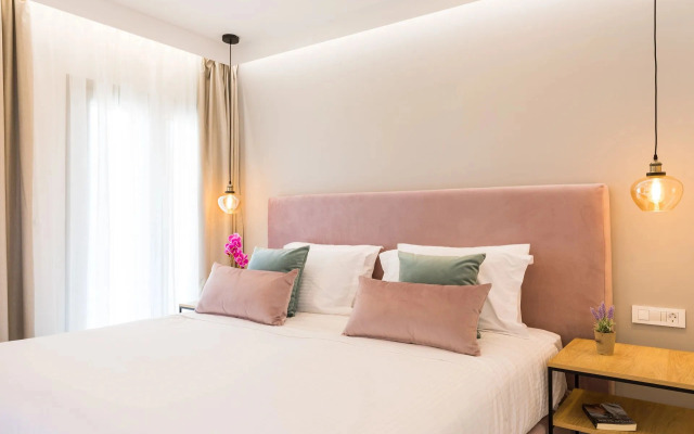V Luxury Suites