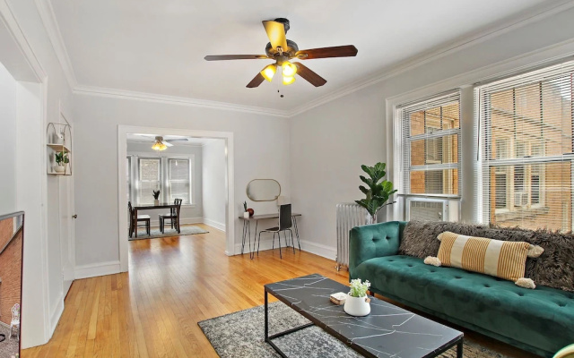 Deluxe 1BR Apt in a Ravenswood