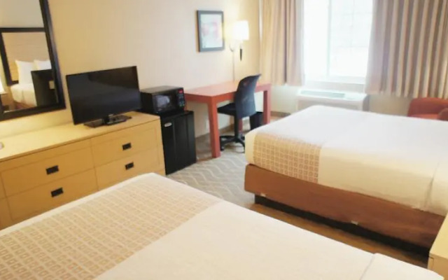 La Quinta Inn & Suites Elmsford