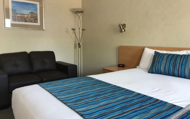 Edward Parry Motel