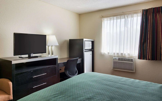 Quality Inn Chesapeake - Greenbrier