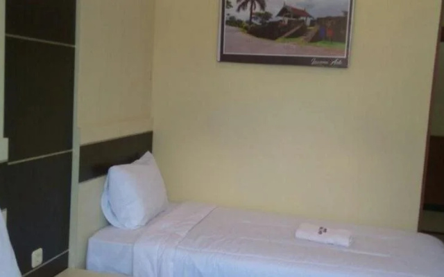Galaxy Inn Hotel Baubau