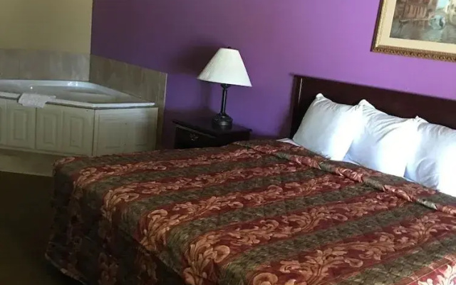 Econo Lodge Inn & Suites