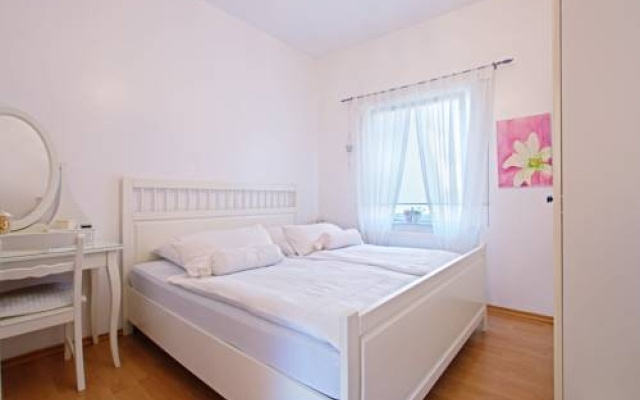 Private Room in City Sarstedt - Room Agency