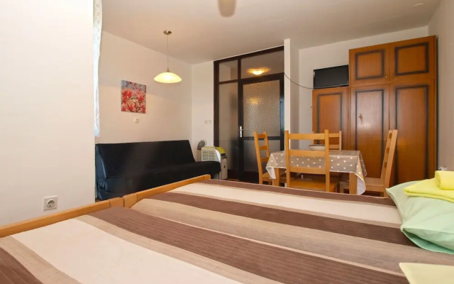 Apartment 1738