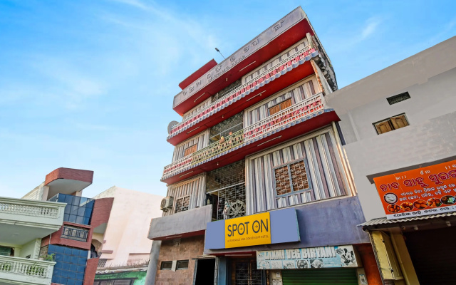 OYO 805742 Vikram Lodge