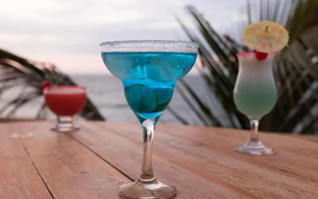 Baja Canoas Hotel