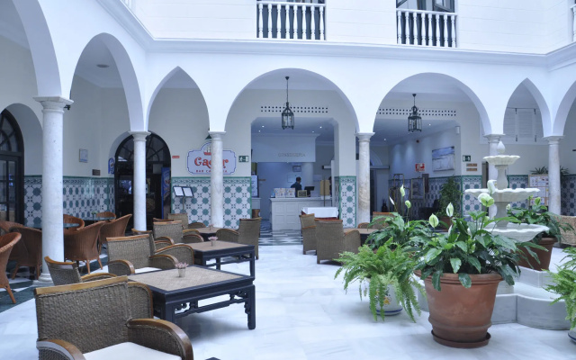 Senator Cádiz Spa Hotel