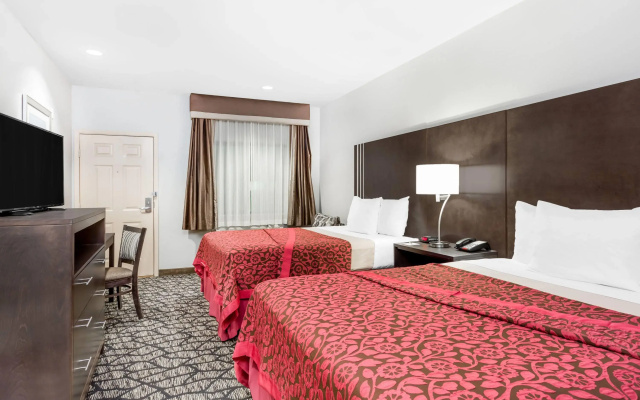 Days Inn & Suites by Wyndham Madisonville